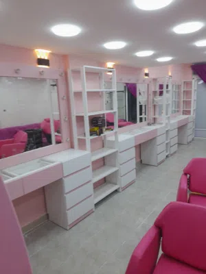 اتواليت تسريحه جميع المقاسات تسريحه وكمدينات حسب الطلب  كفاله خمس سنوات على جميع اعمالنا