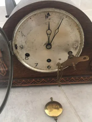 ساعة عتيقة