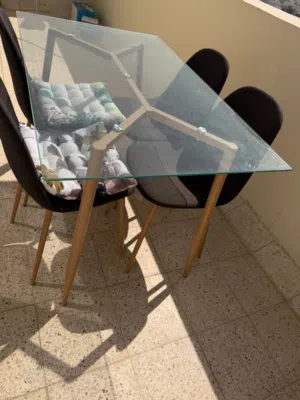 طاولة طعام
