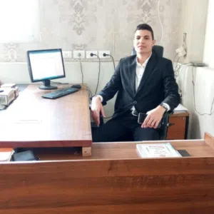 على القط 