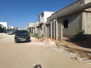 فيلا نص تشطيب فى الهوارى روضه
