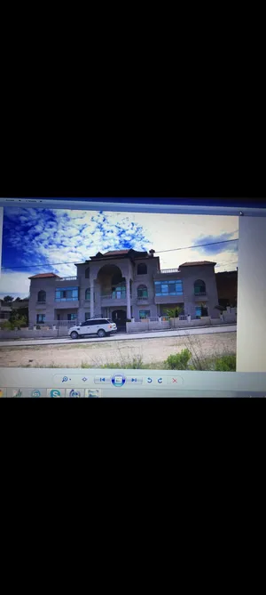 More than 6 bedrooms . More than 6 bathrooms . 800 m22