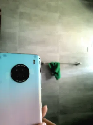 y9a حاله ممتازه ونظيف للتبديل بايفون 11 او     8او ايفون XS او XR
