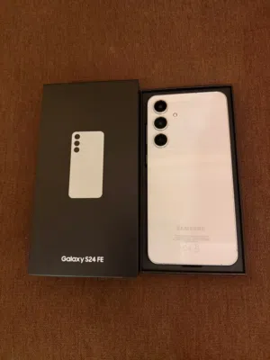 للبيع Samsung Galaxy S24 FE سعة 256GB  • استعمال أقل من سنة • على الضمان •