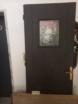 باب داخلي نظيف