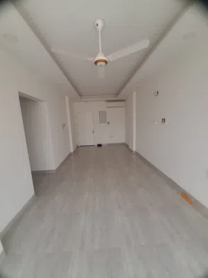 Unfurnished Apartment for Rent – Madinat Sultan Qaboos (Sama Building)