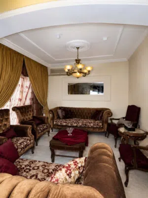 طاولة سفرة مع صالون للبيع
