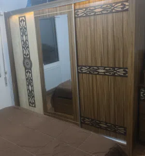 خزانة مضيئة للبيع