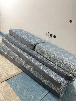 للبيع  مساند مع مراكيهم