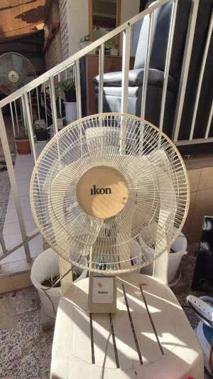 wall fan working