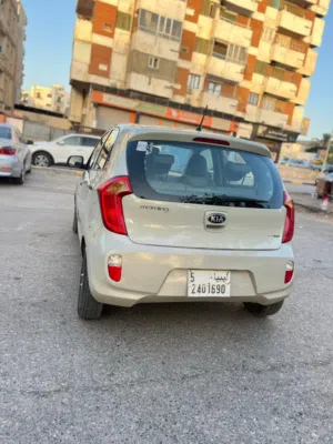 كيا بيكانتو 2012
