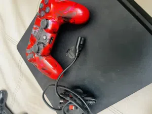 بلاستيشن 4 مستعمل نضيف