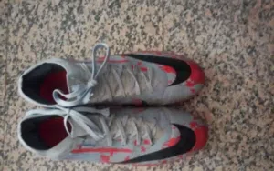 حذاء كرة قدم نايكي