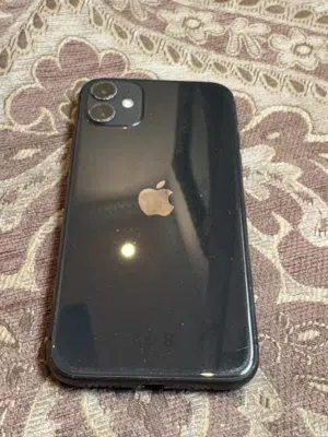 Apple iPhone 11 128 GB in Muscat