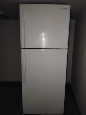 ثلاجه دايو بحاله جيده 16قدم