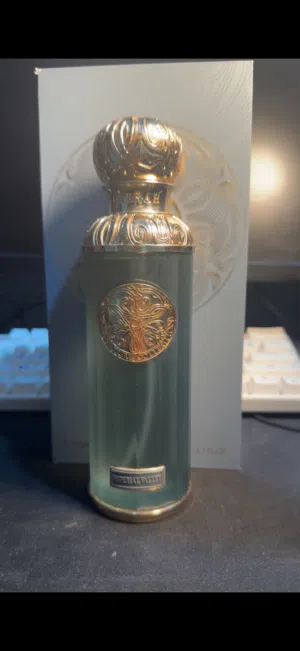عطر امبريال من قصه 200ملي بحالته الجديده بيعه سريعه بسعر محروق للتواصل واتساب لايطوفكم عطر خيالييييي