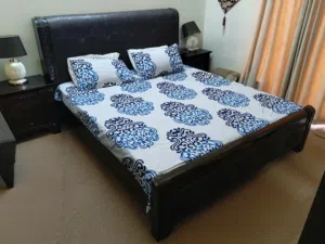 Bedroom set in great condition for sale!