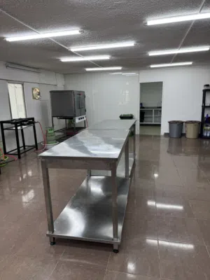 انتاجي داخل مجمع تجاري في موقع مميز في الظهير مرج الحمام