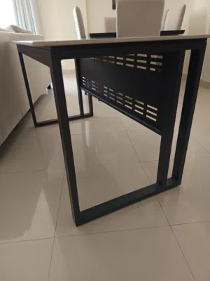 Marwell Desk – like new! 140 cm x 70 cm