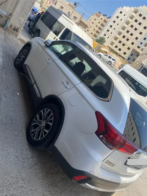 used-mitsubishi-outlander-in-ramallah-and-al-bireh