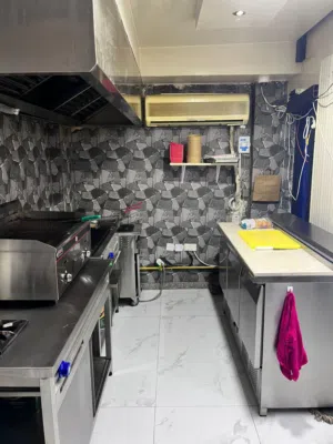 معدات و اتات مطعم في حالة جد جيدة  kitchen equipment