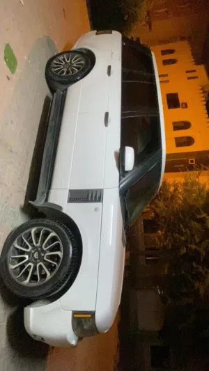 السياره بحاله جيده بس تحتاج الي صيانه بسيطه سبب البيع يجود سياره ا