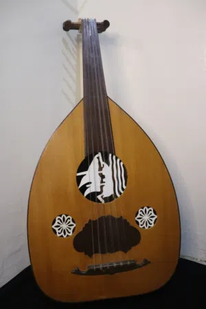 آلة عود عراقي