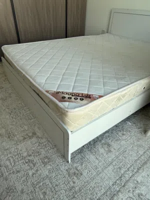 سرير نفر ونص