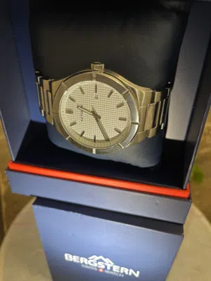 ساعة من الخارج