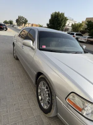 Used Lincoln Town Car in Ajman