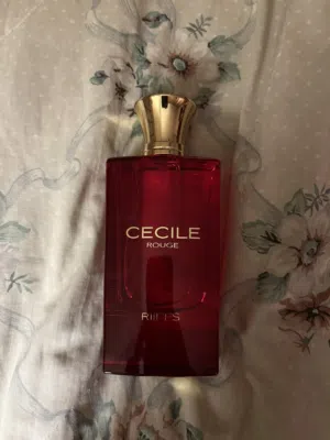 عطر سيسيل روج (Cecile Rouge) إماراتي أصلي - بحالة الوكالة (عطر نسائي)