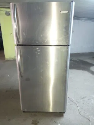 فريجيدير ثلاجه لون سلفر حجم كبير 24 قدم بحاله ممتازه مش مصلحه