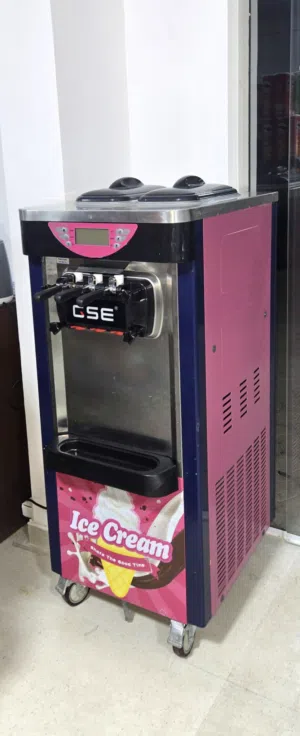 ماكينه ايس كريم مستخدمه 4 اشهر