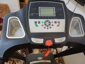 للبيع لأعلى سعر: آلة مشي (تريدميل) ماركة Golden Gym متعددة الوظائف   ( السعر : 200 دينار )