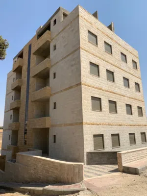 5+ floors . 1540 m2 . Agent0