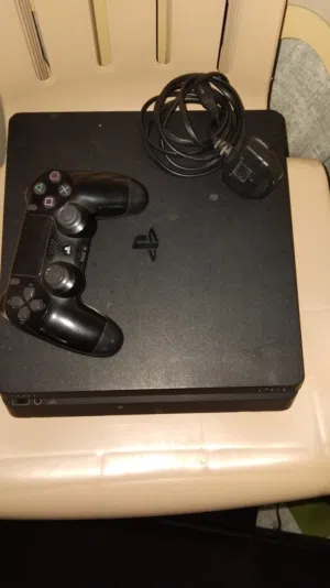 Playstation 4 Slim
