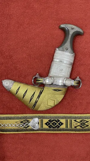 خنجر ذهبي للبيع