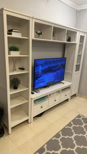 للبيع طاولة تلفزيون اكيا