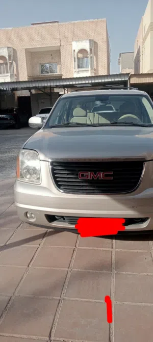 Used GMC Yukon in Al Ahmadi