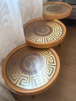 طاولات للبيع بسعر خرافي