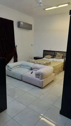 ‏مفروشة ‏.‏ أسبوعي‏3