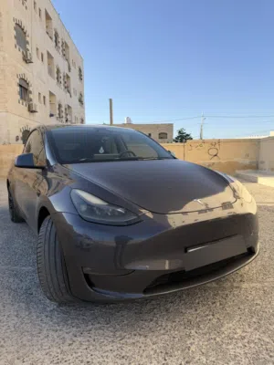تسلا موديل Y  سنه الصنع : 2023