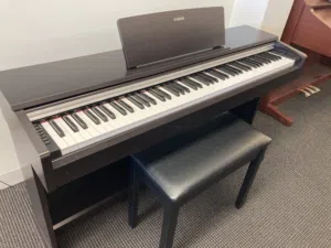 Piano Yamaha YDP-142  بيانو