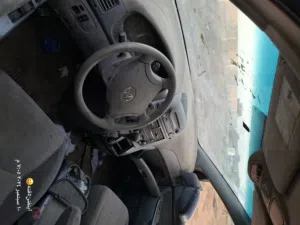 هيكل فقط تويوتا سيينا2007 بدون محرك وكمبيو