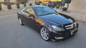 c250مرسيدس كوبيه بحالة جيدة جدا ممشى قليل