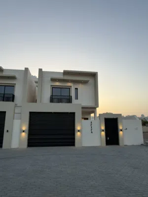 للبيع فيلا في المعبيله شارع الخير Villa for sale in Al Maabilah Al Khair Street