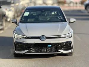 Volkswagen . Golf R . 2025 . New1