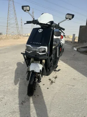 دراجه شحن  تسلا جديده كامله فقط مبدل بطاريات