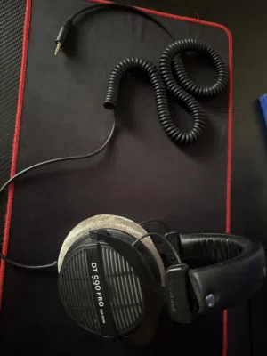 Beyerdynamic DT 990 PRO سماعه