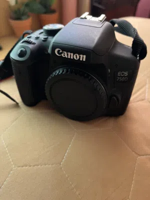 كاميرا كانون 750 دي مع 3 عدسات Canon DSLR 750D